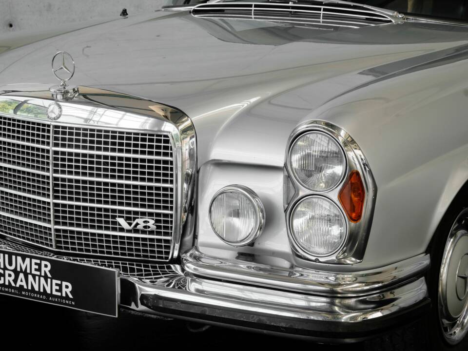 Image 37/49 de Mercedes-Benz 280 SE (1970)
