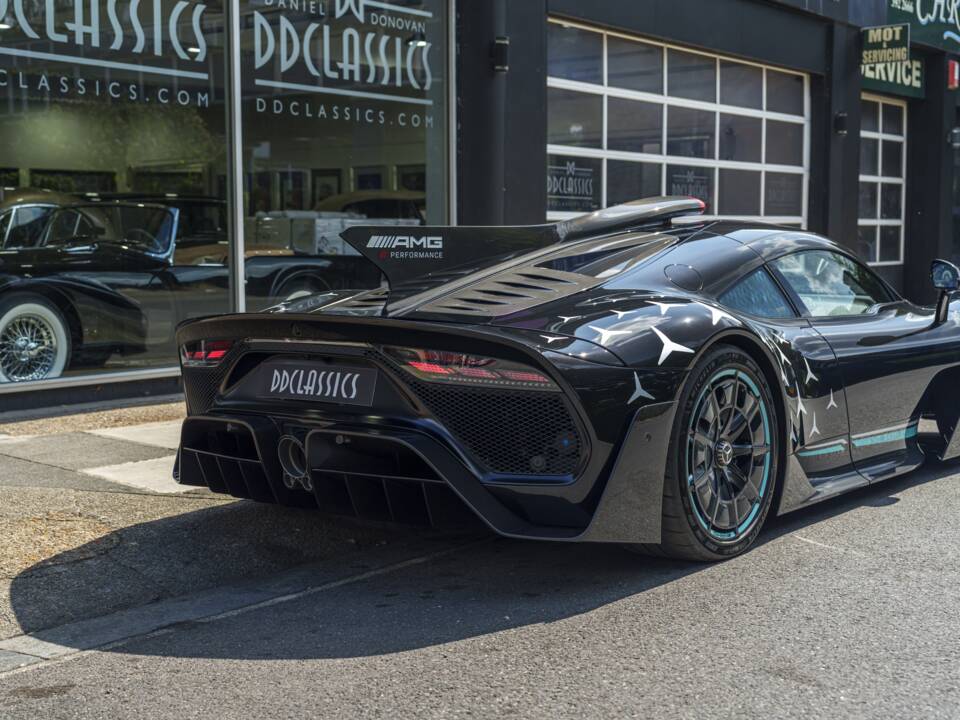 Image 16/23 of Mercedes-AMG One (2025)