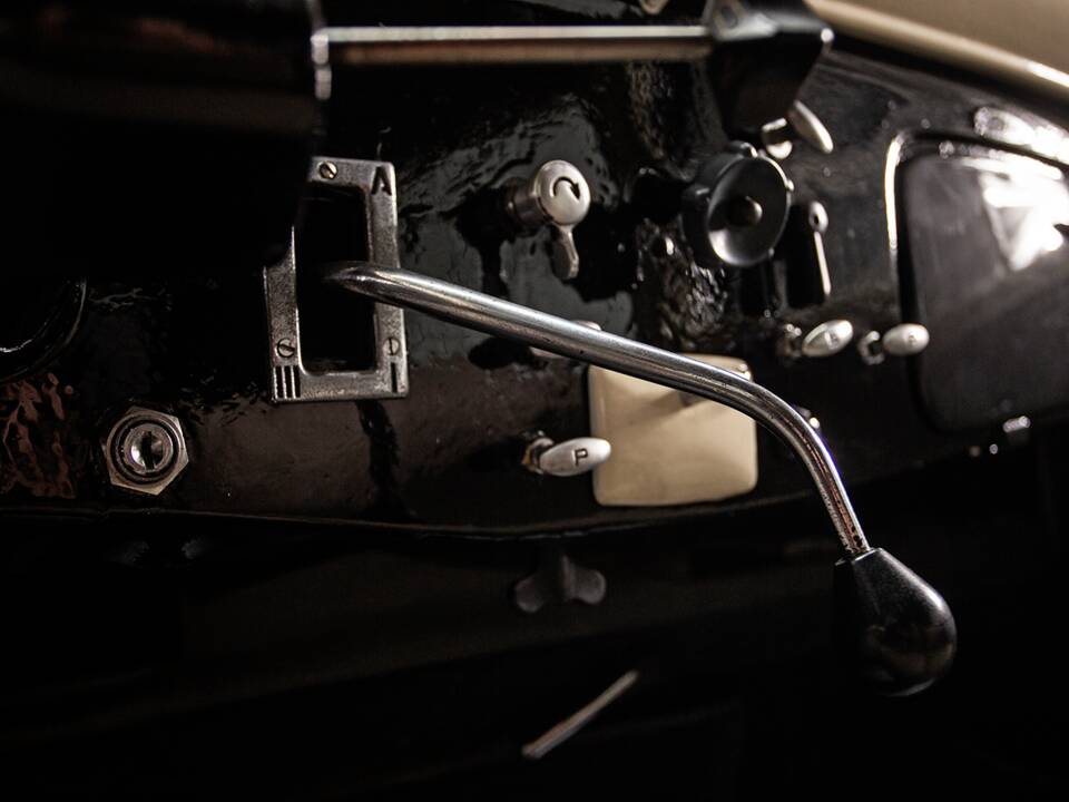 Immagine 19/35 di Citroën Traction Avant 11 légère (1955)