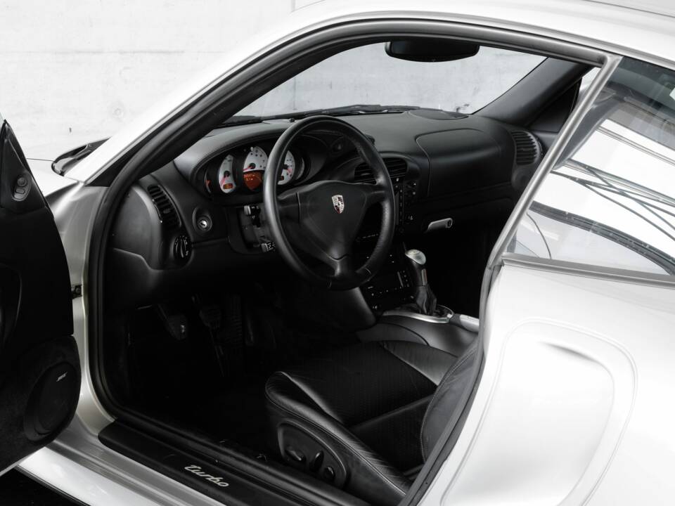 Image 13/49 of Porsche 911 Turbo (2002)