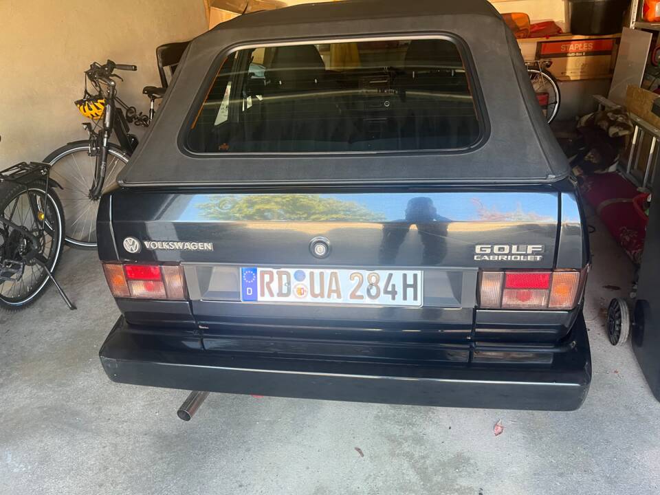Image 2/78 de Volkswagen Golf Mk I Convertible 1.8 (1989)