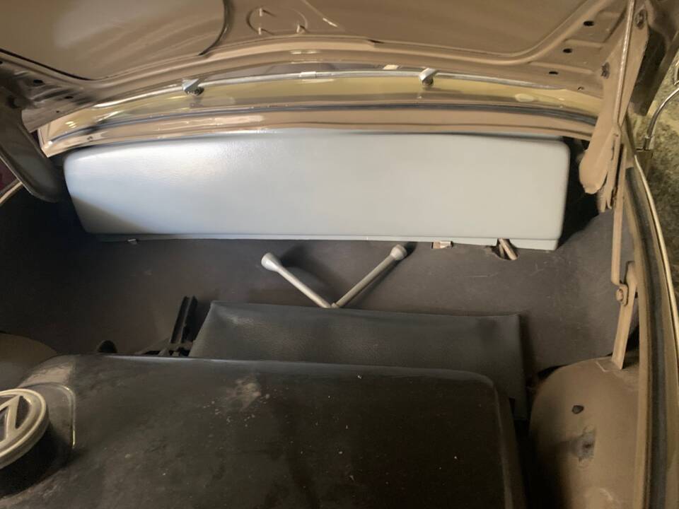 Immagine 47/56 di Volkswagen Maggiolino 1100 Standard "Ovali" (1954)