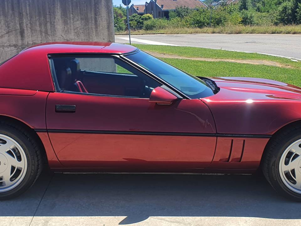 Image 4/47 of Chevrolet Corvette Convertible (1987)