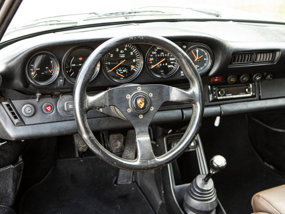 Image 7/47 of Porsche 911 Turbo 3.3 (1983)