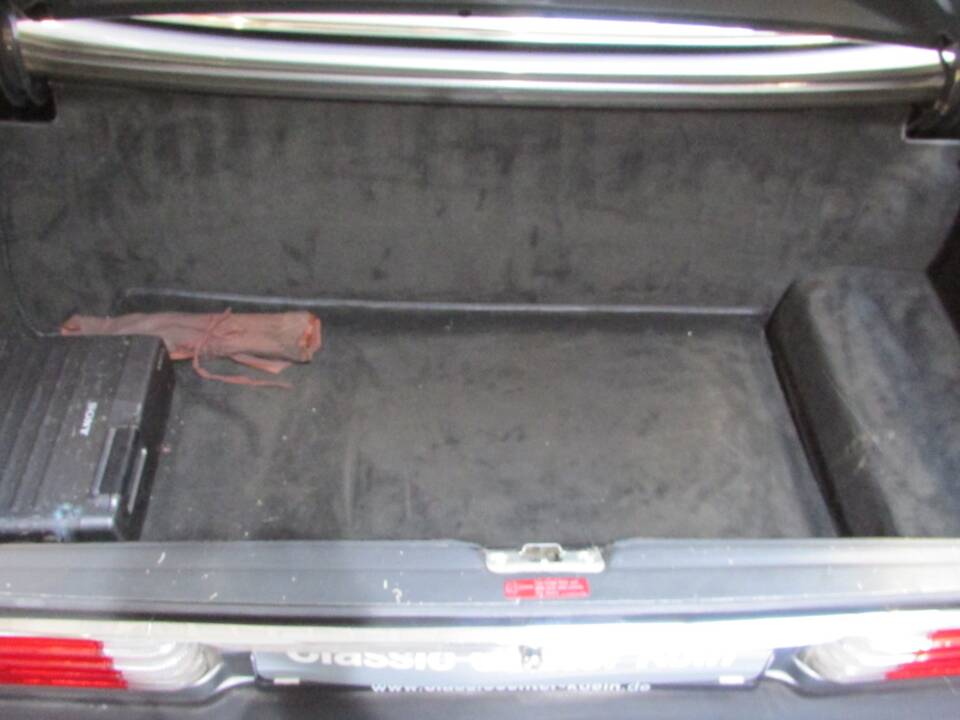 Afbeelding 12/17 van Mercedes-Benz 560 SL (1987)