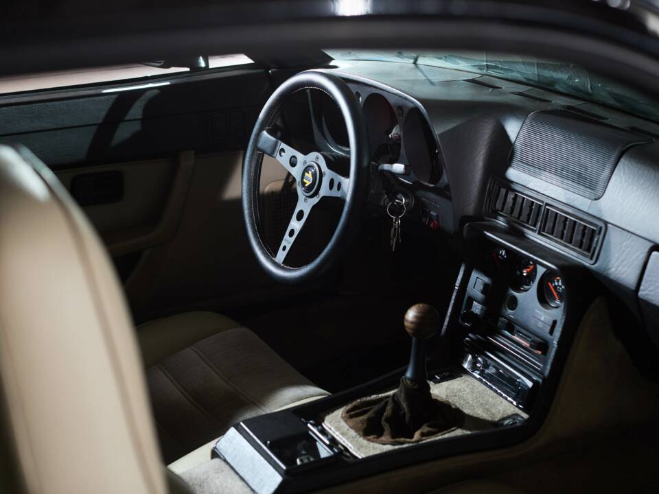 Imagen 44/96 de Porsche 924 S (1986)