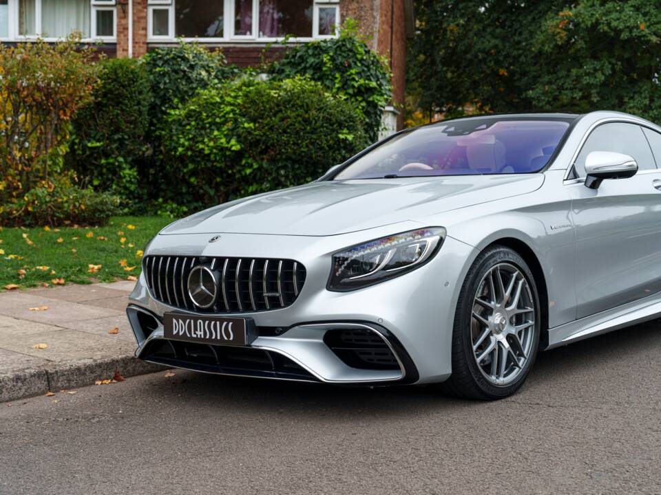 Immagine 7/31 di Mercedes-Benz S 63 AMG S 4MATIC (2019)