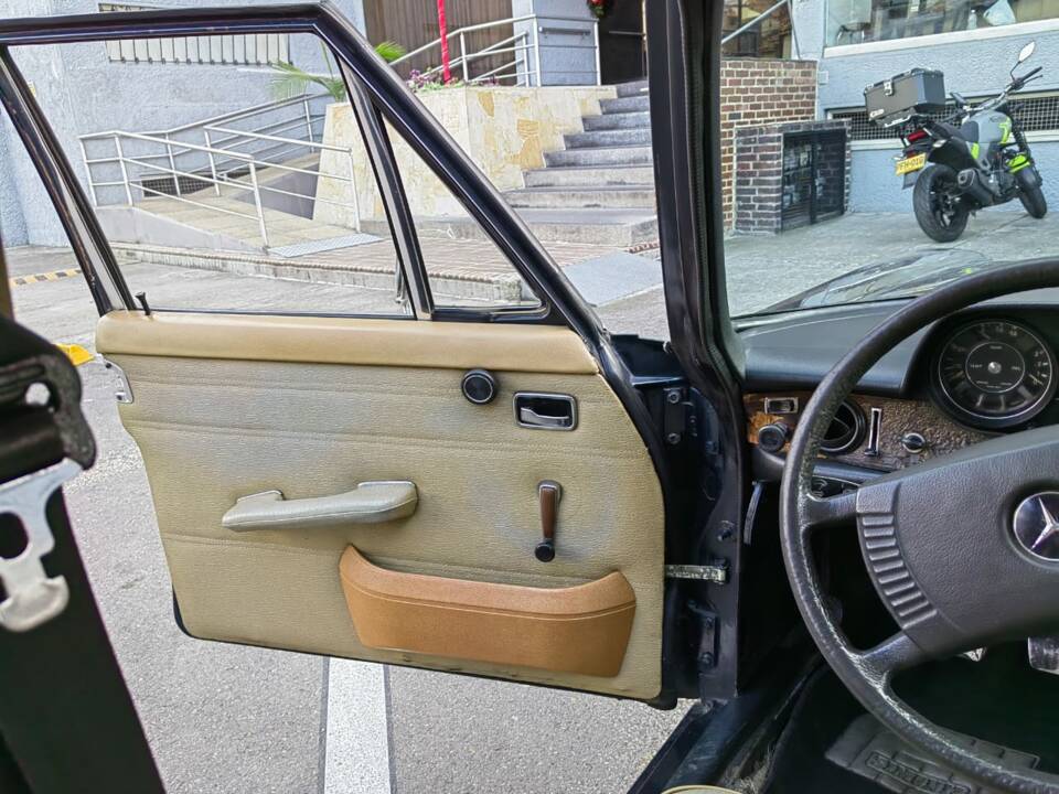 Afbeelding 9/9 van Mercedes-Benz 250 (1970)