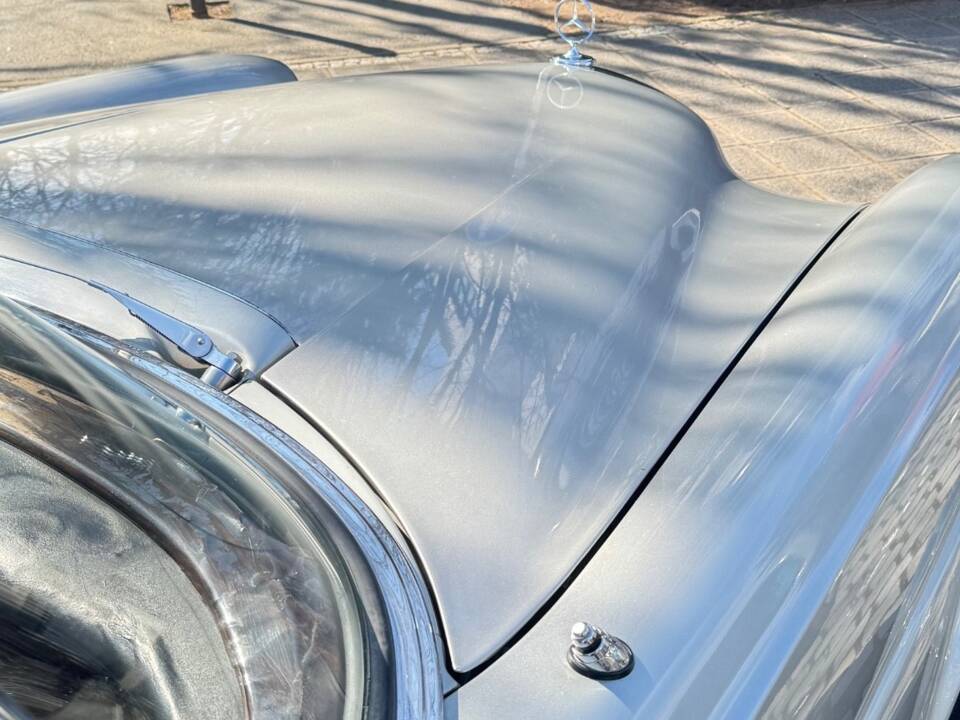 Image 19/37 de Mercedes-Benz 250 SE (1966)