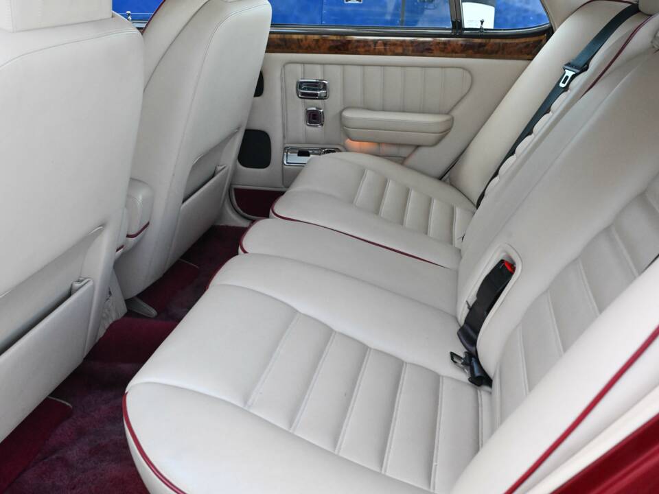 Bild 20/28 von Bentley Turbo R (1994)
