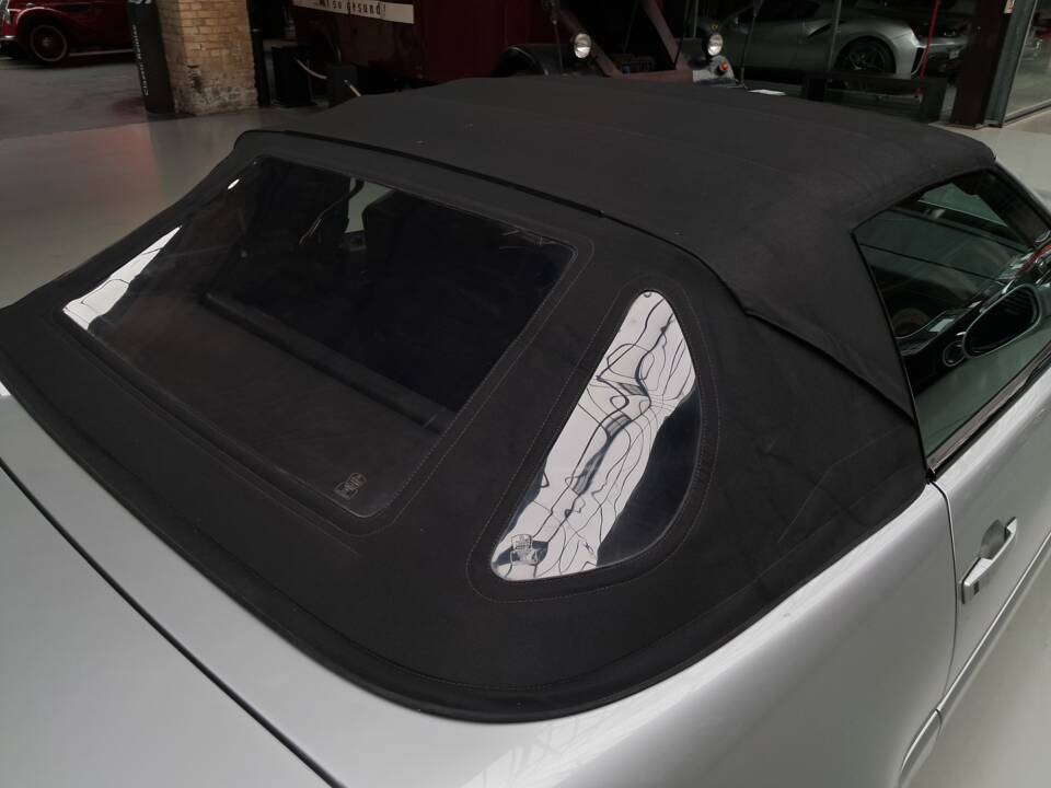 Image 33/50 of Mercedes-Benz SL 320 (1998)