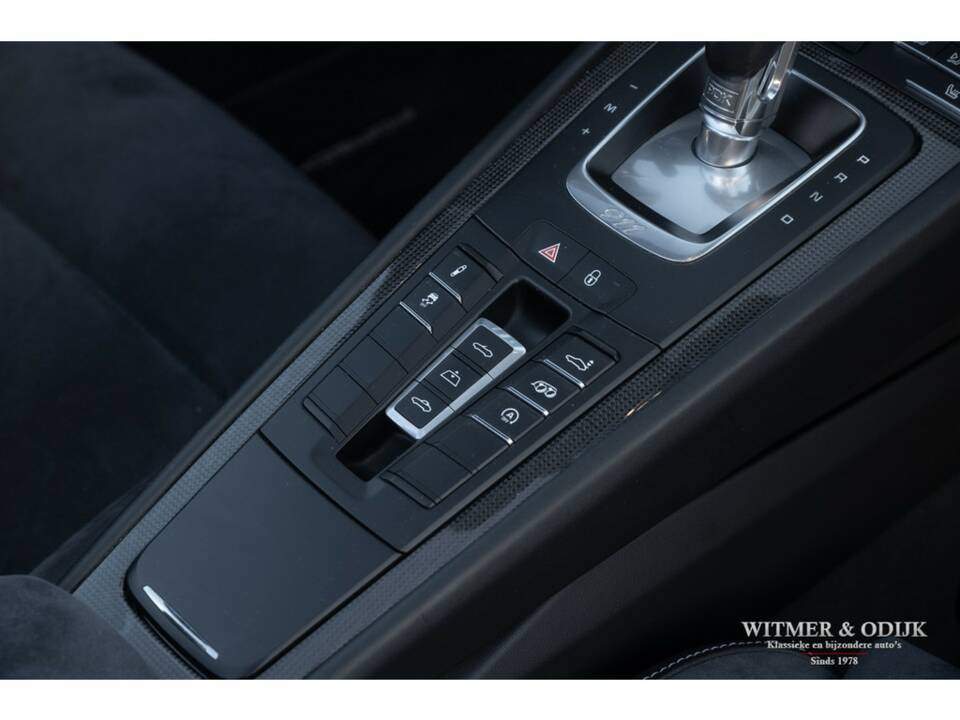 Image 31/38 of Porsche 911 Carrera GTS (2017)