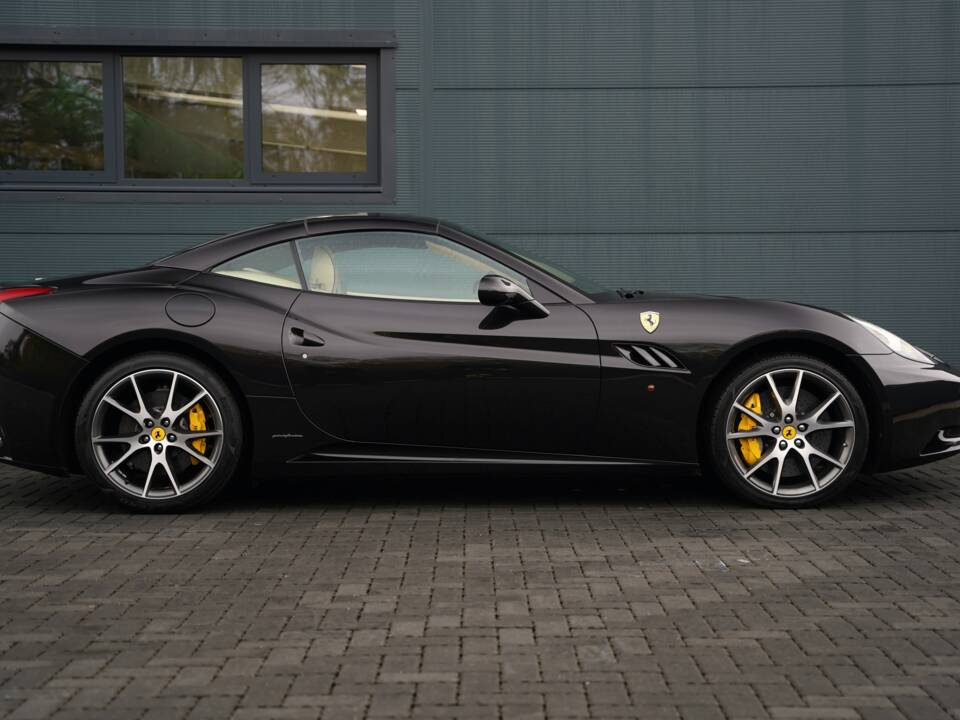 Imagen 3/50 de Ferrari California (2011)
