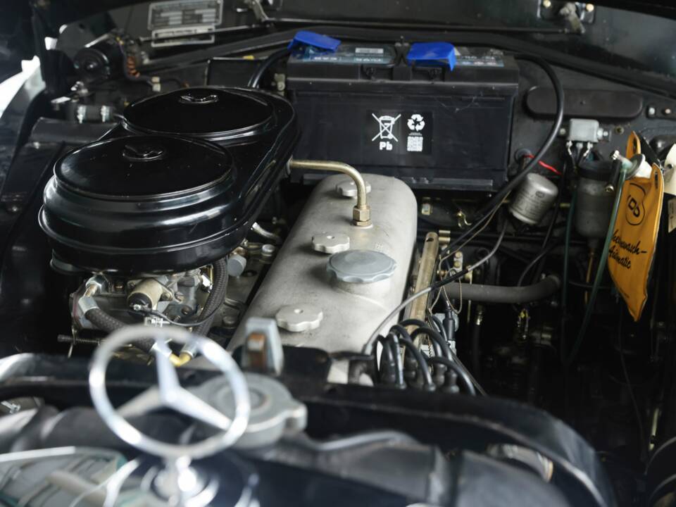 Image 44/50 de Mercedes-Benz 300 c (1956)