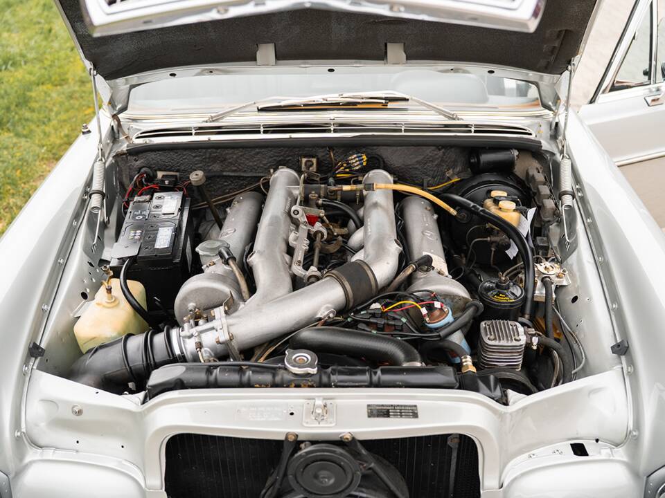 Image 48/50 of Mercedes-Benz 300 SEL 6.3 (1970)