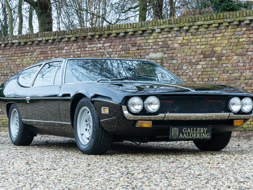 Afbeelding 48/50 van Lamborghini Espada 400 GT (1973)