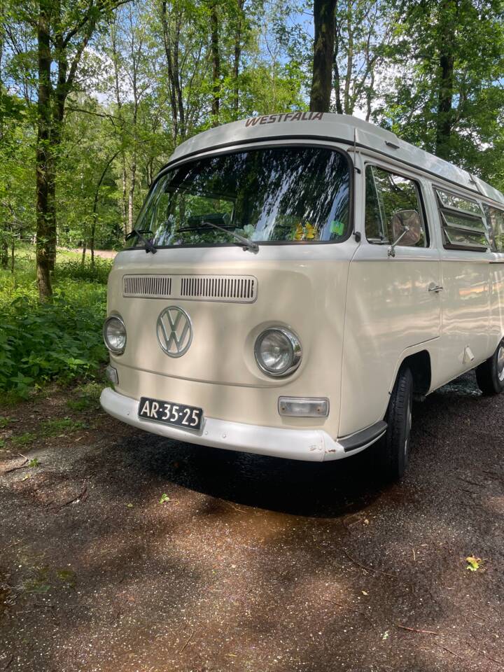 Image 3/9 of Volkswagen T2a Westfalia (1971)