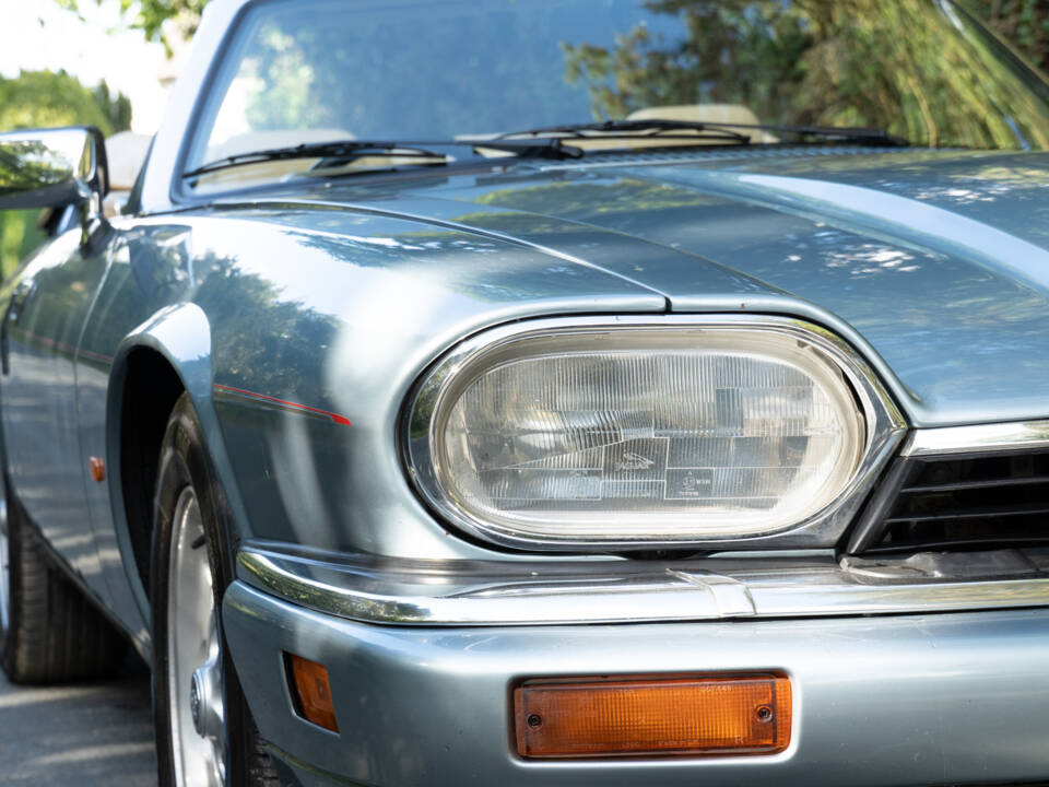 Image 17/19 of Jaguar XJS 4.0 (1994)