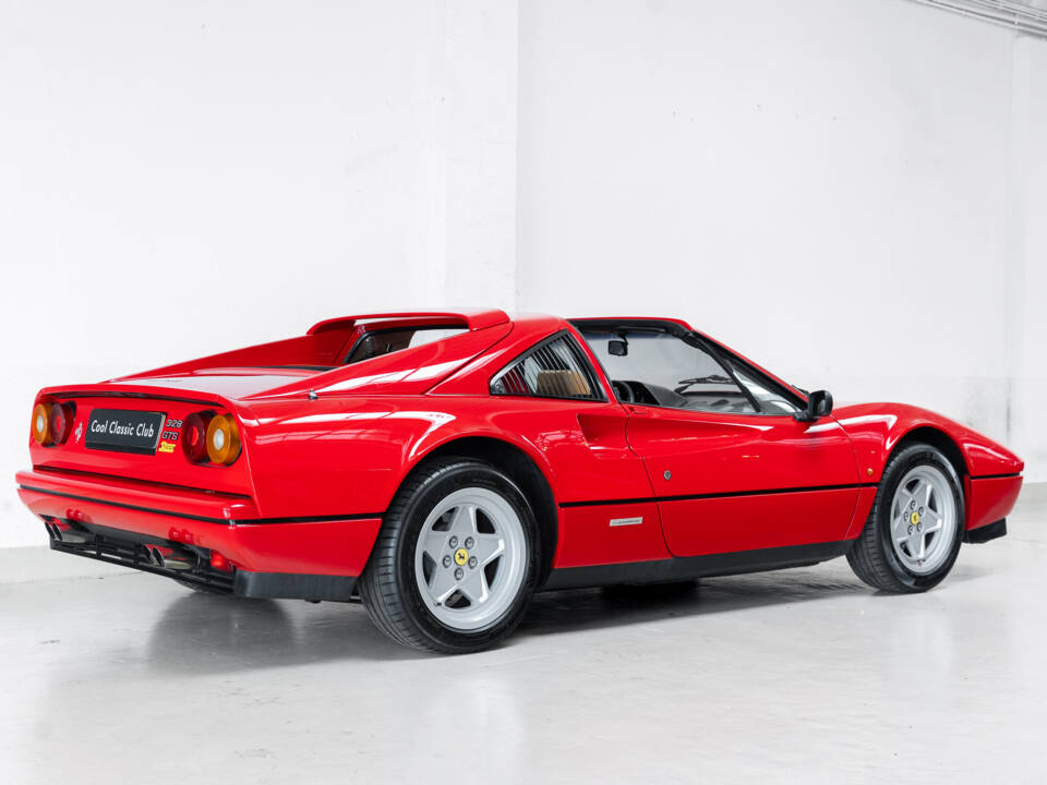 Bild 38/38 von Ferrari 328 GTS (1987)