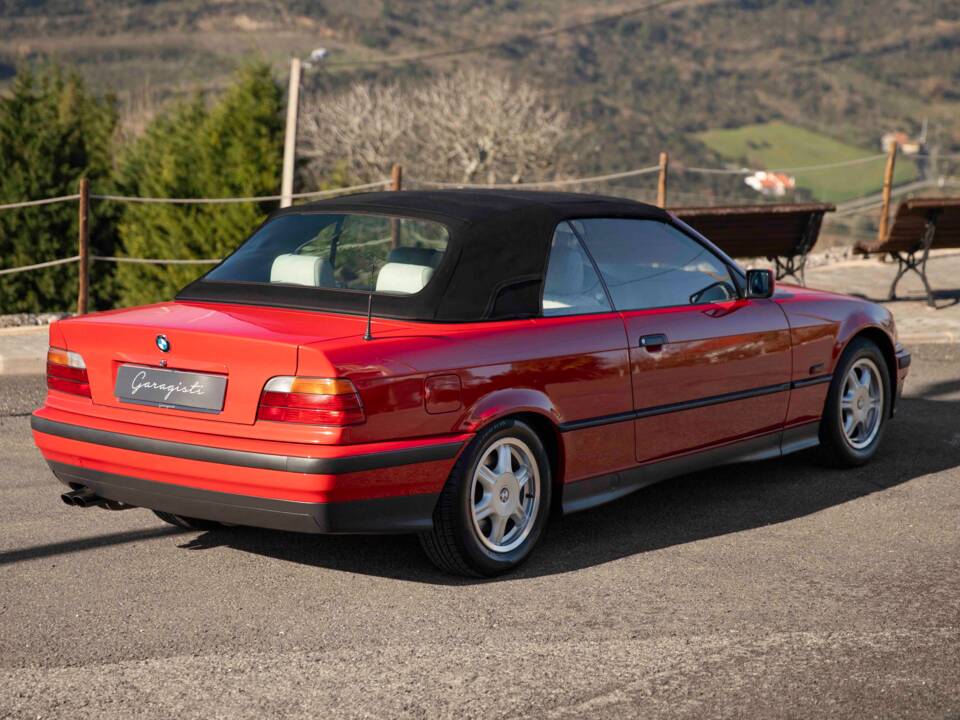 Bild 42/92 von BMW 325i (1994)