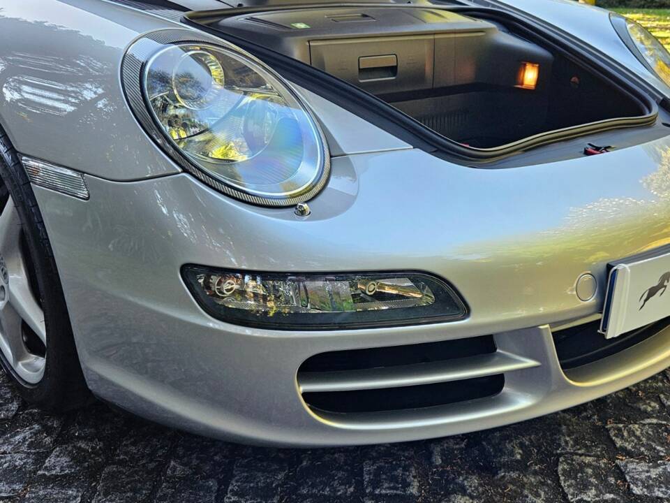 Image 4/37 de Porsche 911 Carrera (2004)