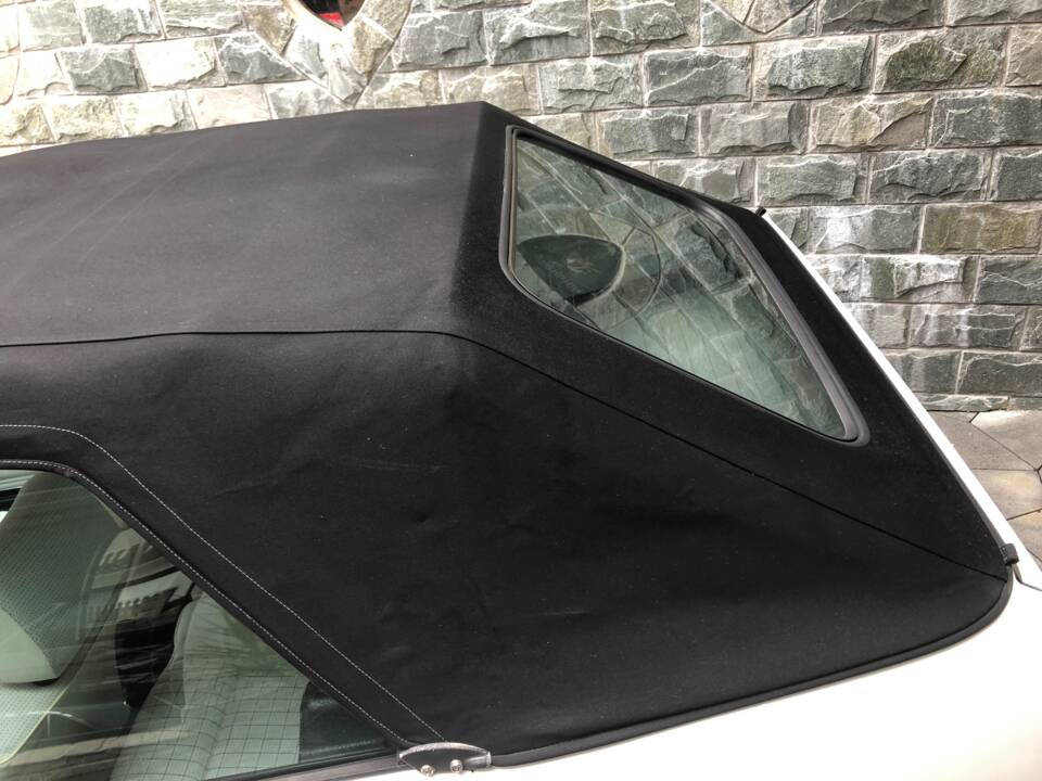 Immagine 12/22 di Volkswagen Golf Mk I Convertible 1.8 (1989)