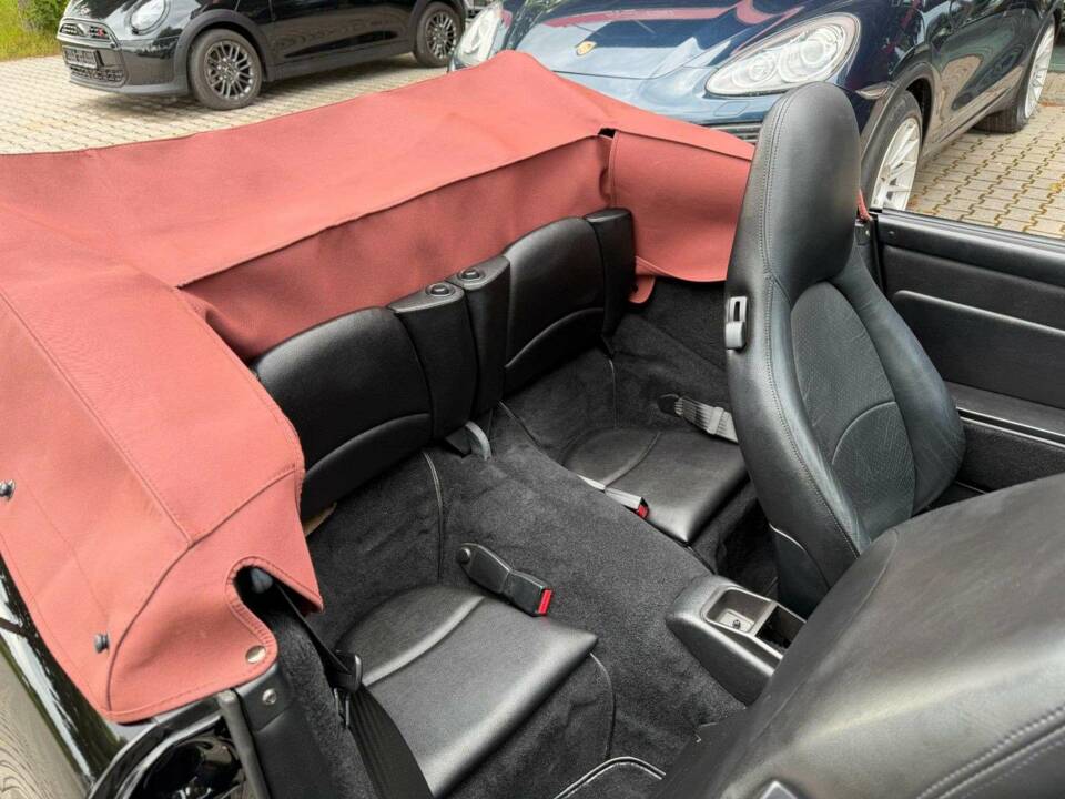 Image 19/39 of Porsche 911 Carrera (1997)