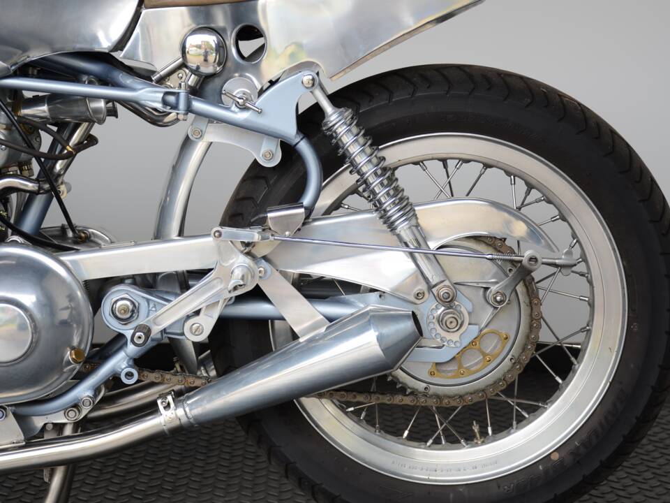 Image 23/42 of Royal Enfield 700 Silver Shotgun (1955)