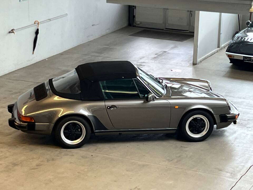 Image 6/71 de Porsche 911 SC 3.0 (1983)