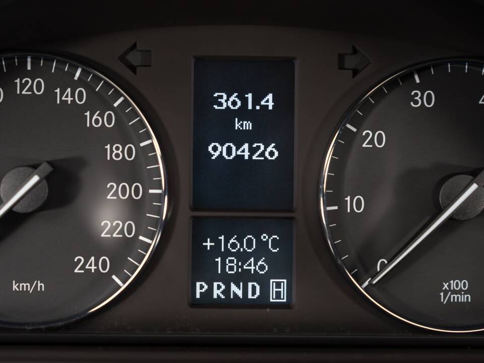 Immagine 24/36 di Mercedes-Benz G 500 (SWB) (2011)