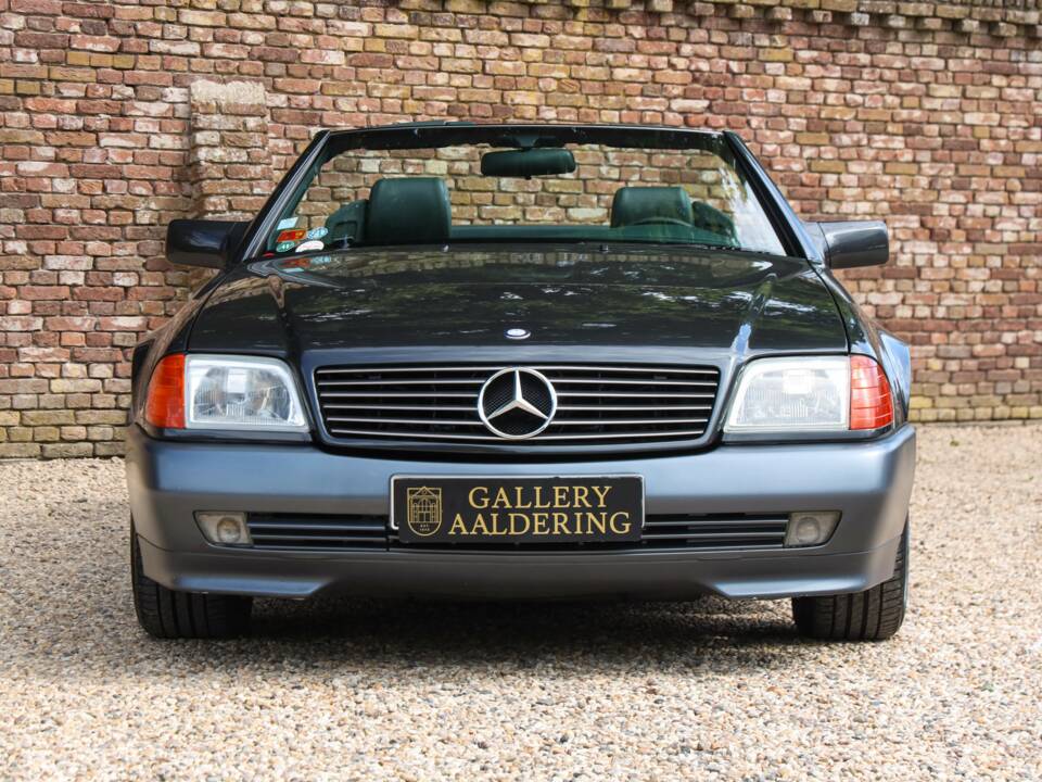 Image 14/50 of Mercedes-Benz 500 SL (1992)