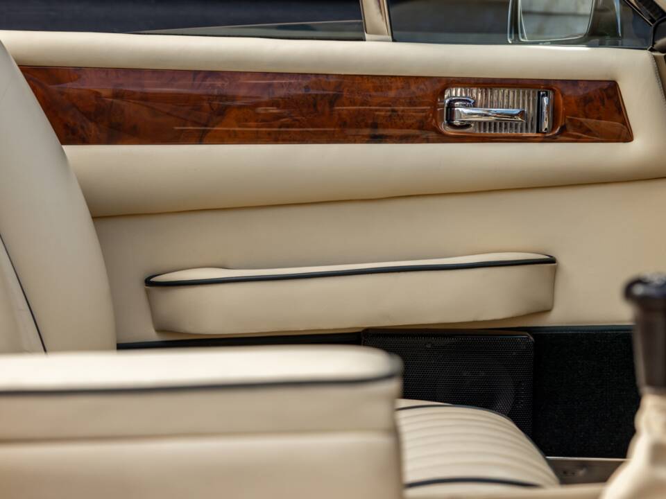 Bild 53/70 von Aston Martin V8 Vantage Volante X-Pack (1989)