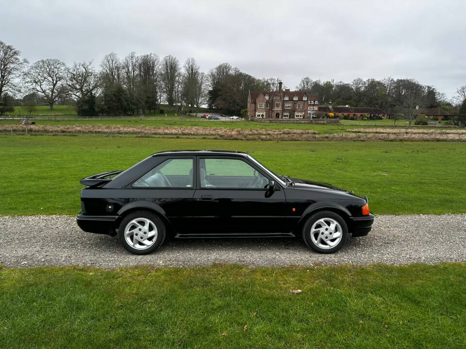 Image 4/38 de Ford Escort turbo RS (1990)