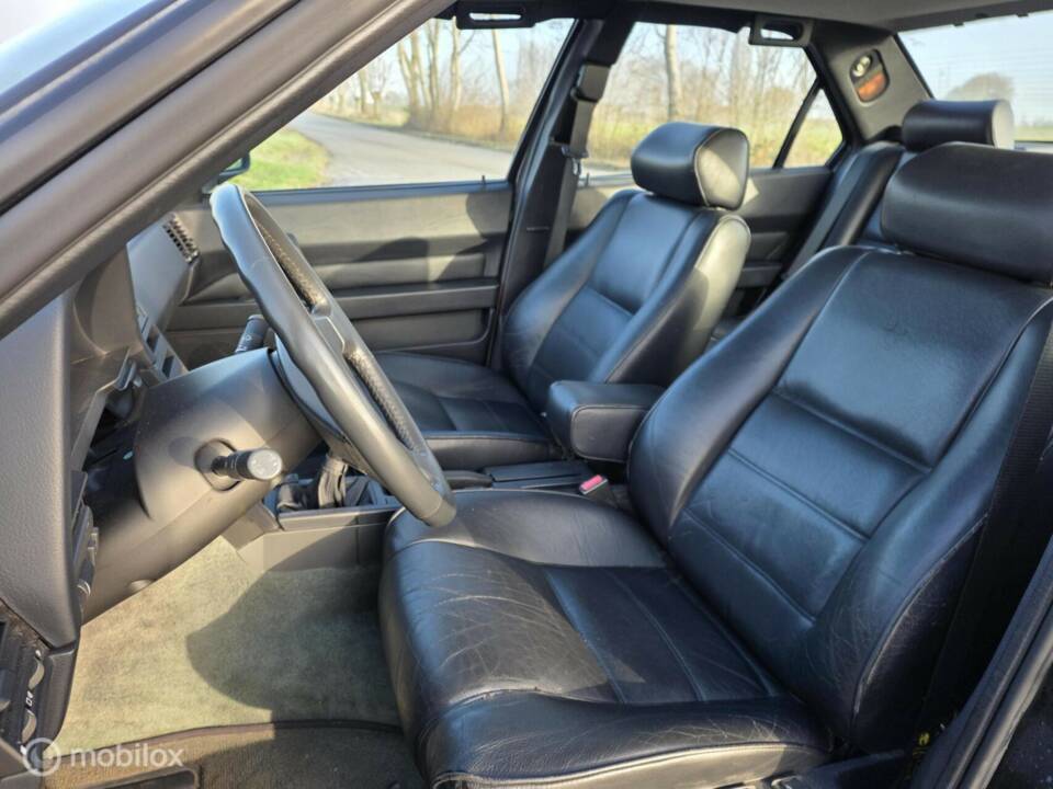 Bild 23/42 von Alfa Romeo 164 2.0i V6 Turbo (1992)