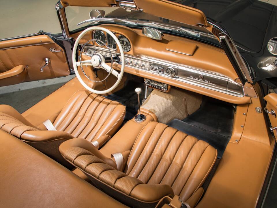 Image 13/22 de Mercedes-Benz 300 SL Roadster (1961)