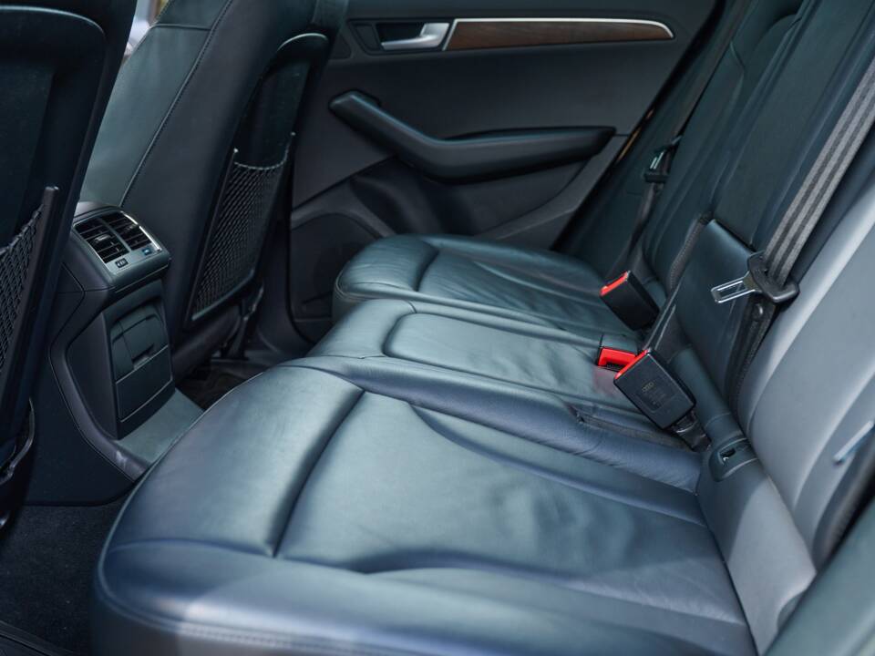 Bild 11/50 von Audi Q5 3.2 FSI (2013)