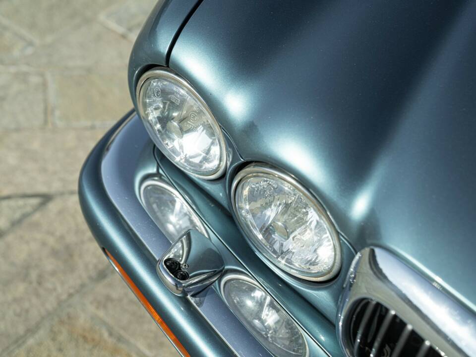 Bild 12/50 von Jaguar XJ 8 Executive (1997)