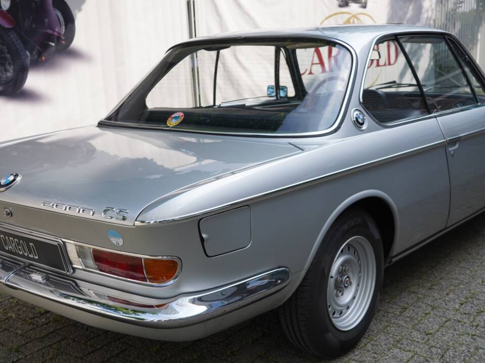 Image 13/17 de BMW 2000 CS (1969)