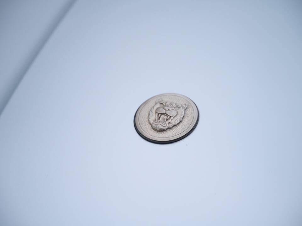 Image 36/50 of Jaguar XJS 6.0 (1993)