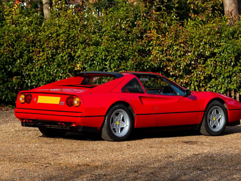 Image 3/6 of Ferrari 328 GTS (1987)