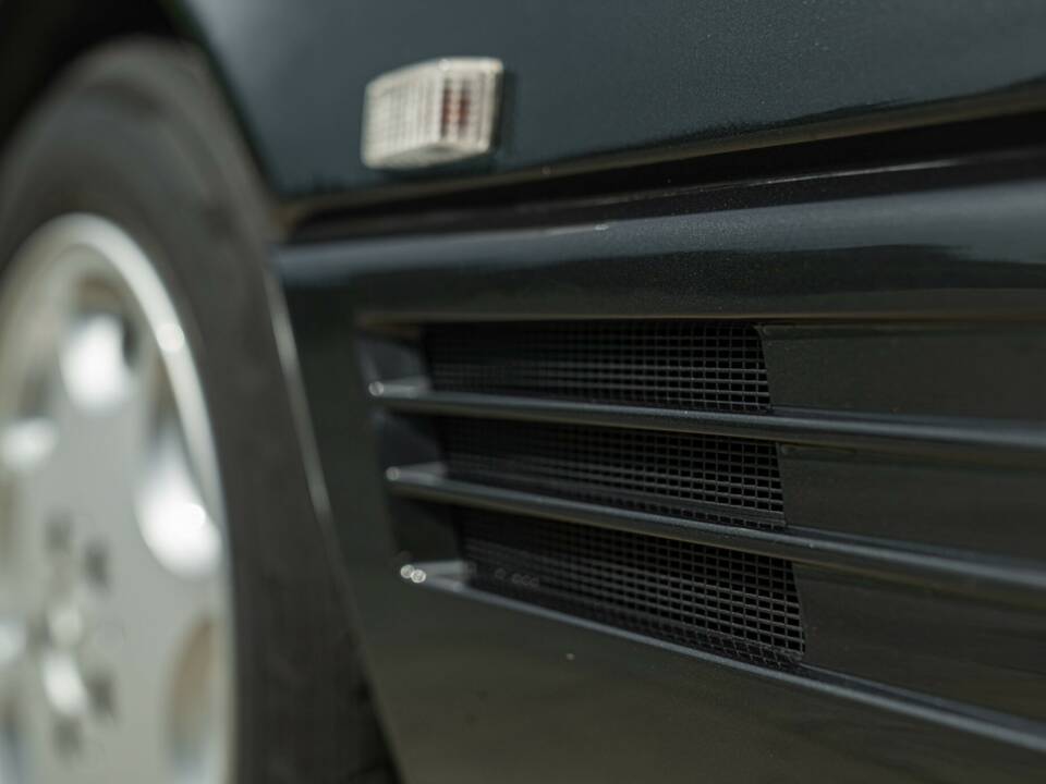 Image 13/50 of Mercedes-Benz 300 SL (1990)