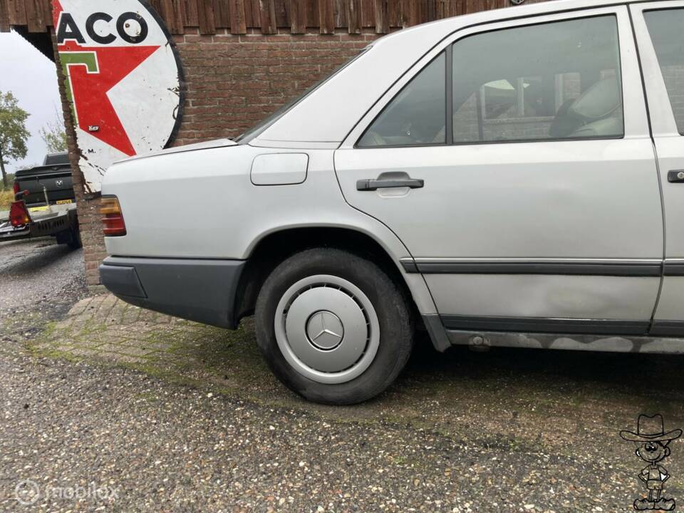 Bild 14/41 von Mercedes-Benz 300 D (1987)