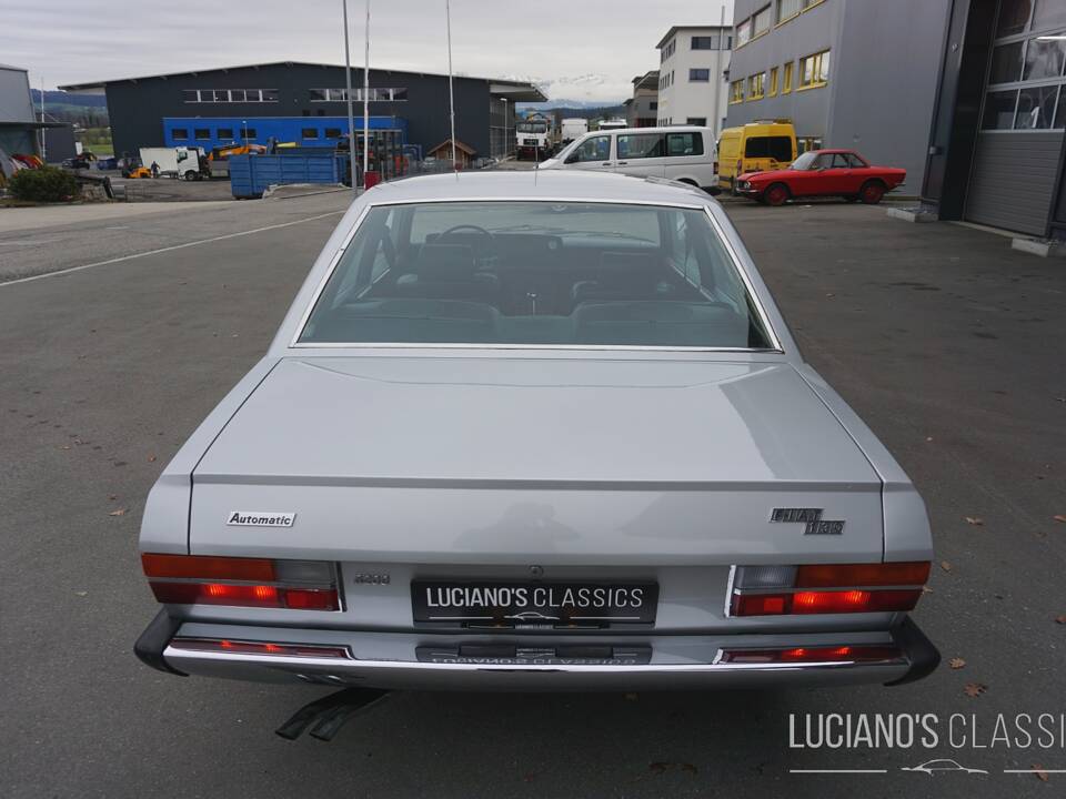Image 6/66 of FIAT 130 Coupé (1972)