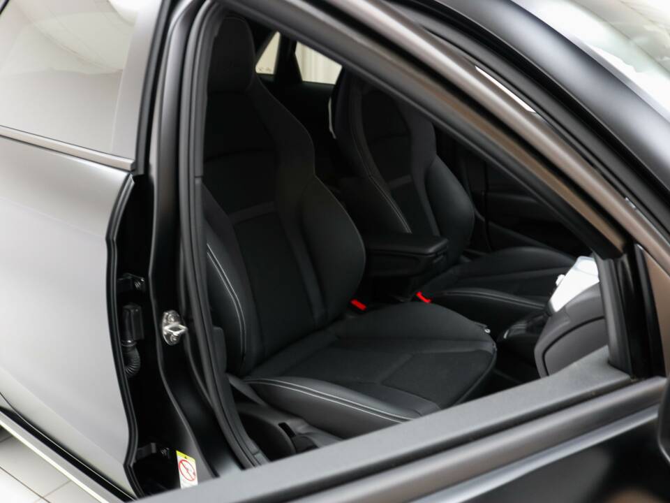 Image 10/16 de Audi A1 1.6 TDI (2014)