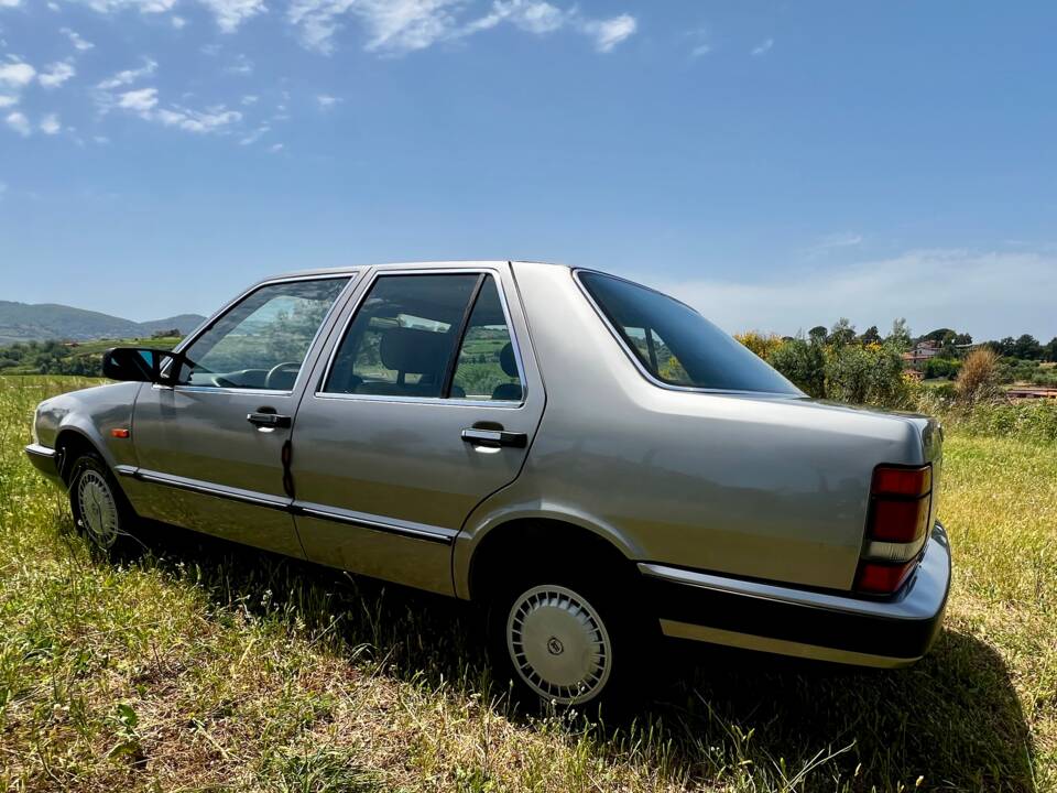 Afbeelding 24/81 van Lancia Thema I.E. (1986)