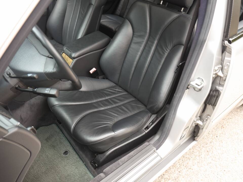 Image 15/98 de Mercedes-Benz E 50 AMG (1996)