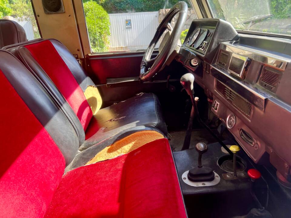 Image 4/5 of Land Rover 88 (1982)