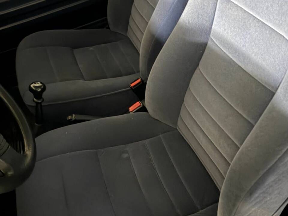 Image 38/50 of Saab 900 (1992)