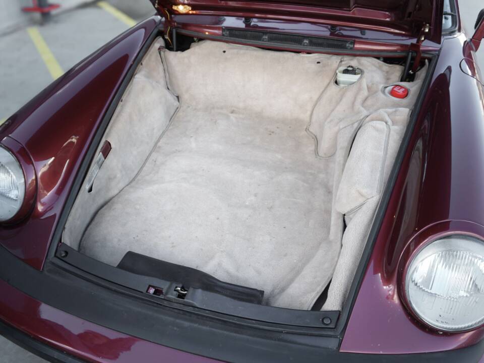 Bild 22/38 von Porsche 911 Carrera 3.2 (1986)