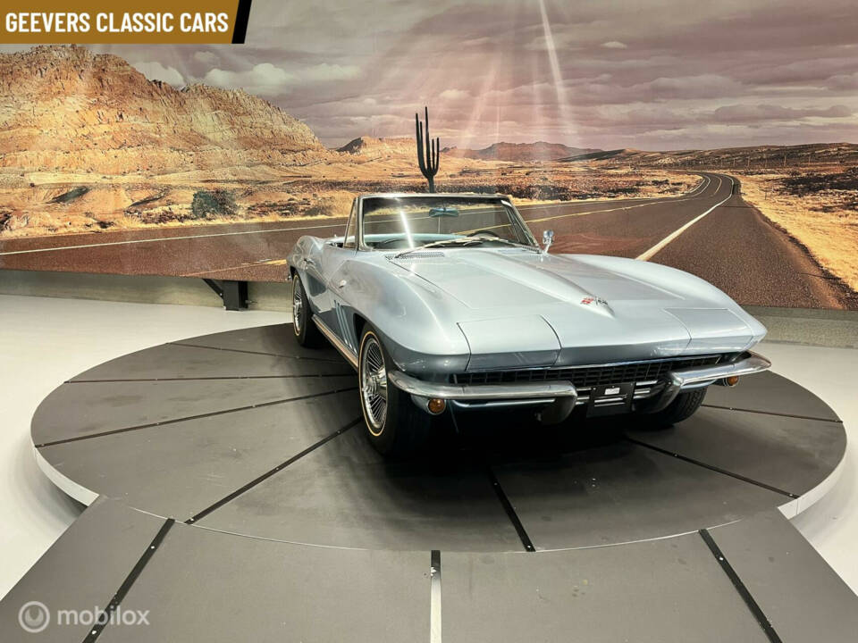 Image 15/33 of Chevrolet Corvette Sting Ray Convertible (1966)